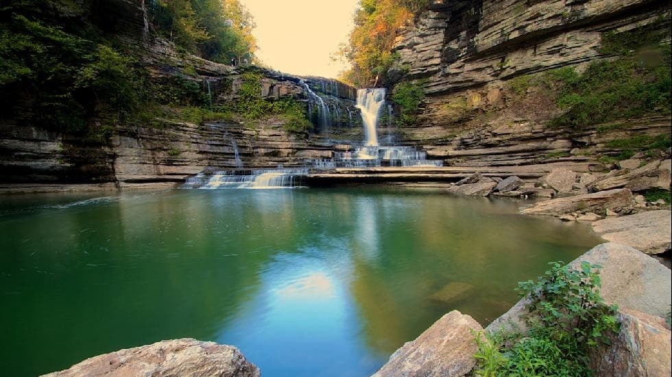 You are currently viewing 15 Hidden Waterfalls and Natural Pools