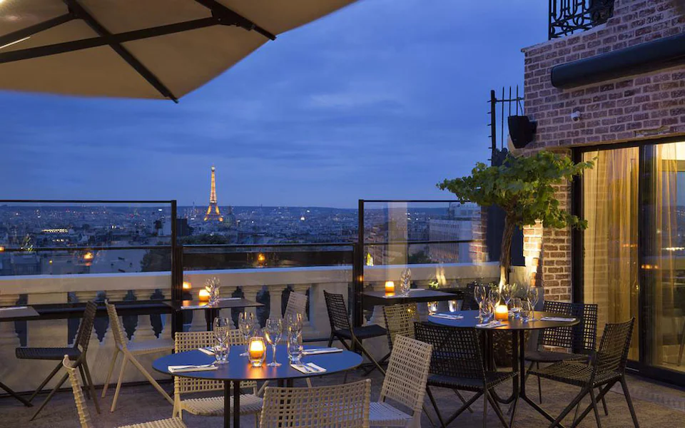 You are currently viewing Top Paris Restaurants with a View of the Eiffel Tower