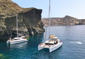 Read more about the article What to Expect and How to Book a Santorini Cruise