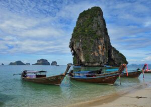 Read more about the article From Backpack to Base Camp: How to Settle and Thrive as an Expat in Thailand