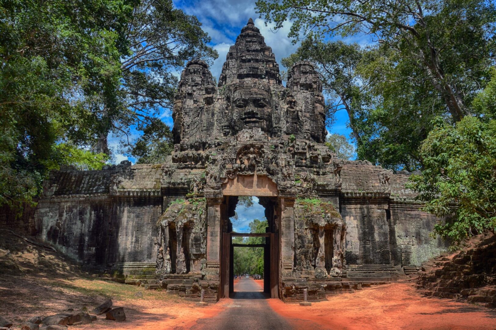 You are currently viewing What is the Best Way to See the Angkor Wat Temples?