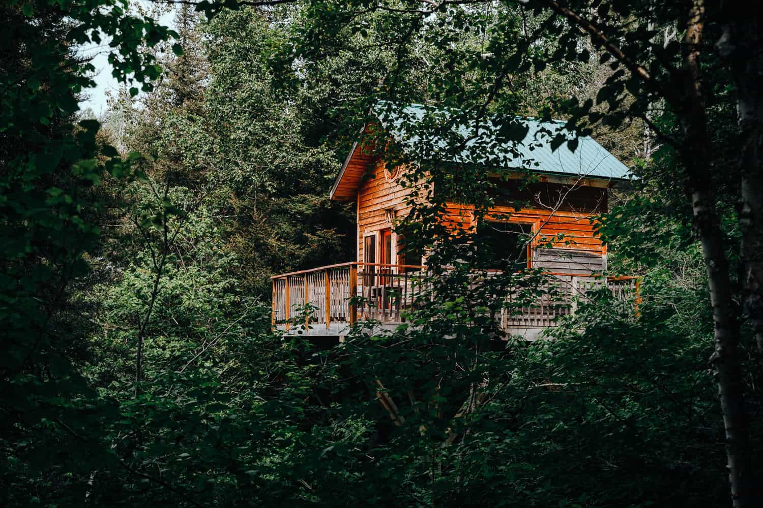 You are currently viewing What Are the Best Family Camping Locations in Canada?