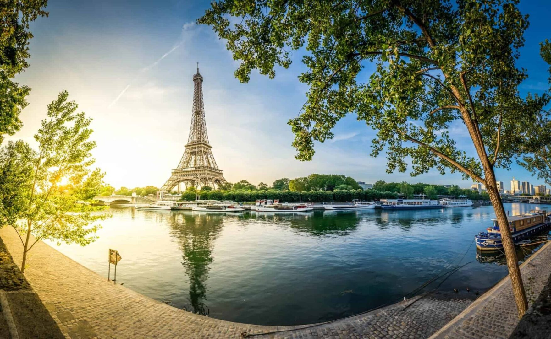 You are currently viewing Romantic Things To Do in Paris