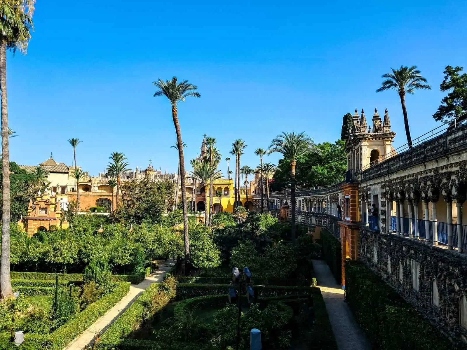 You are currently viewing Discover the Royal Alcazar of Seville: Get an Exclusive Early Access