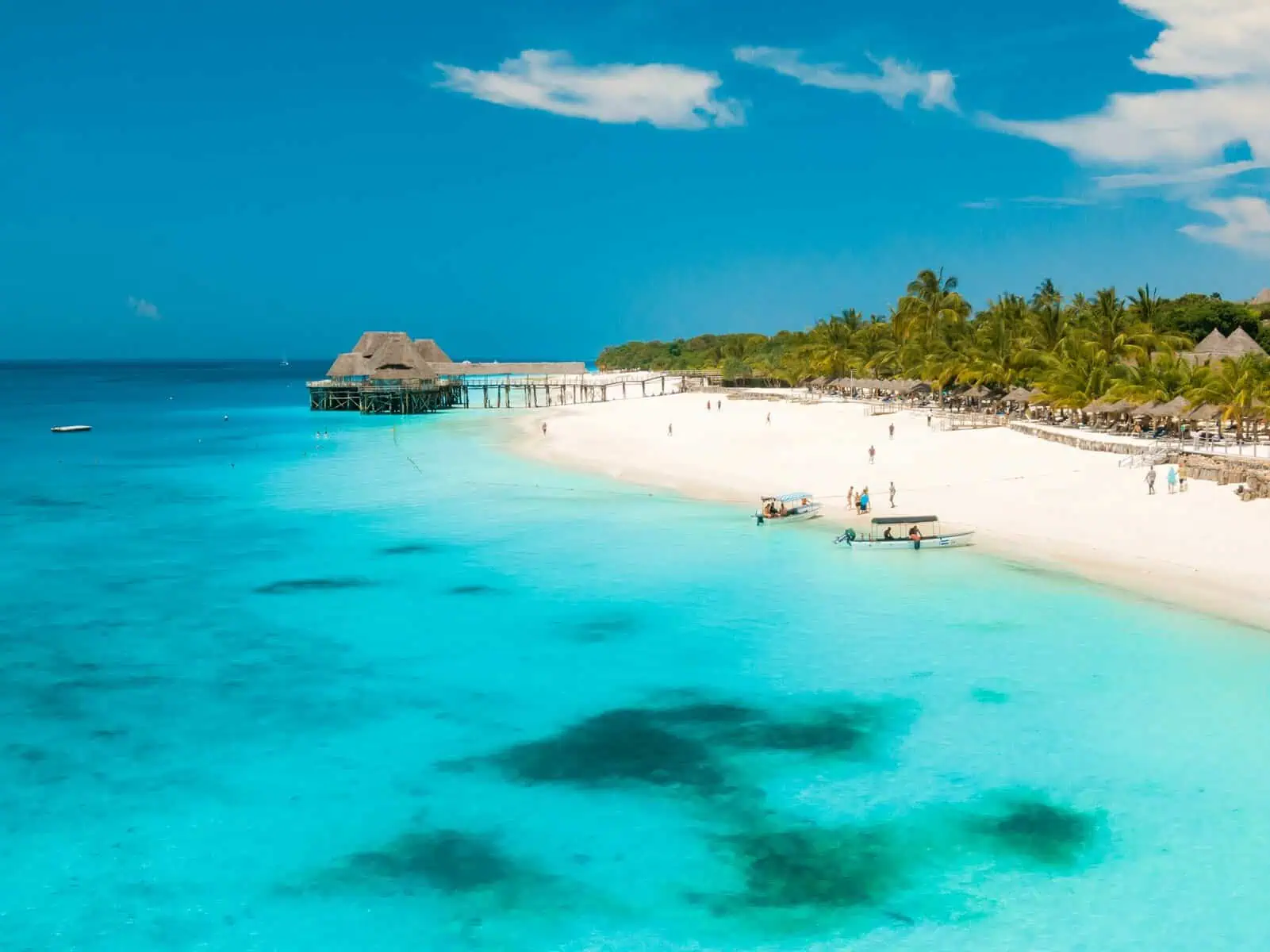 You are currently viewing 10 Best Destinations for Tropical Getaways On a Budget