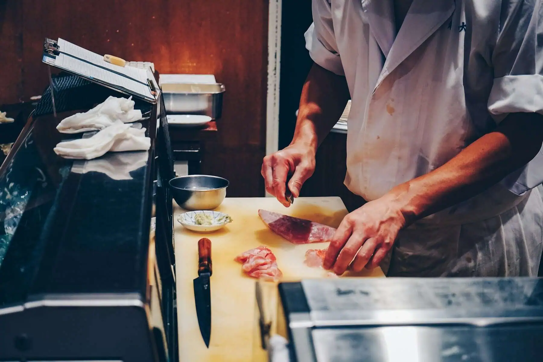 You are currently viewing 7 Exceptional Sushi Restaurants in Tokyo to Visit on a Special Day