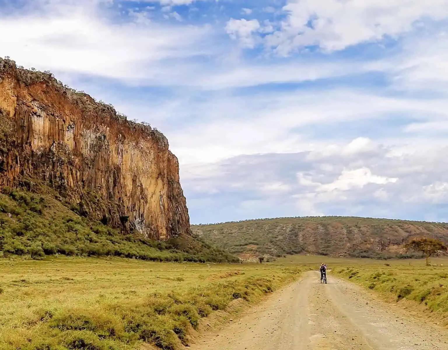You are currently viewing What to Expect on a Day Safari in Hell’s Gate National Park