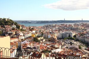 Read more about the article How to Understand Lisbon: A Smarter First Day for New Visitors